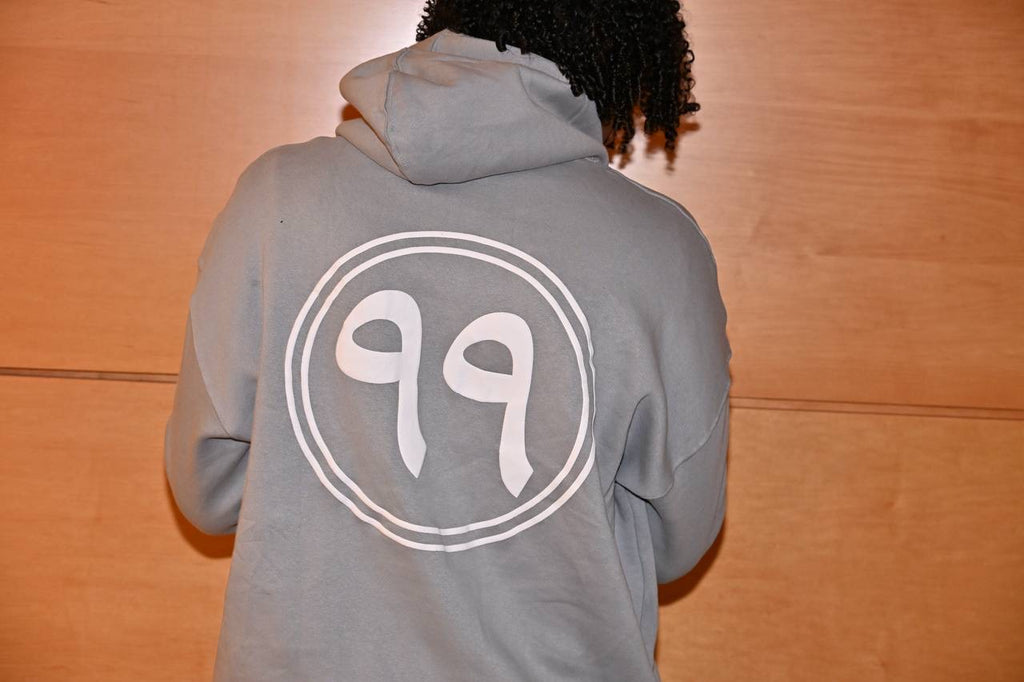 stylish and comfrtable hoodie